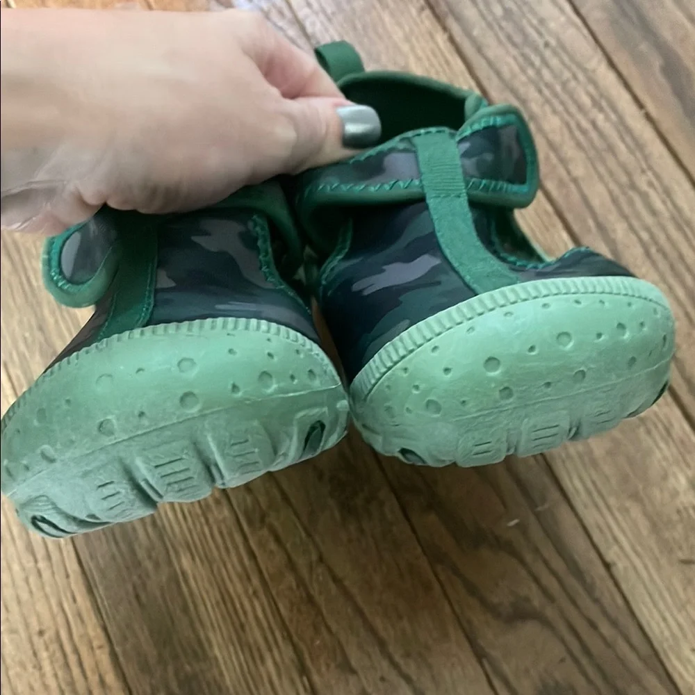NWT Western Chief Kids' Green Camo Shoes